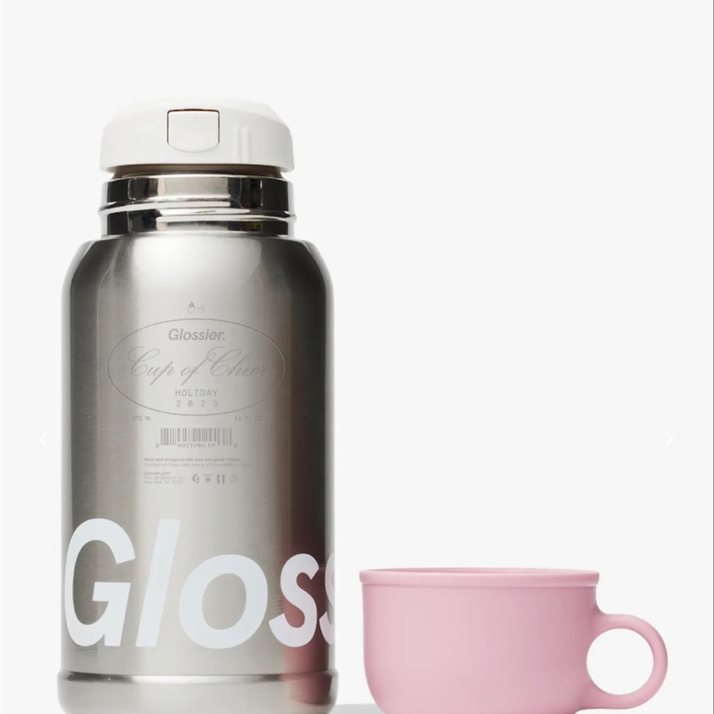 🎀💋glossier tumbler! Holiday collection 🎀💋